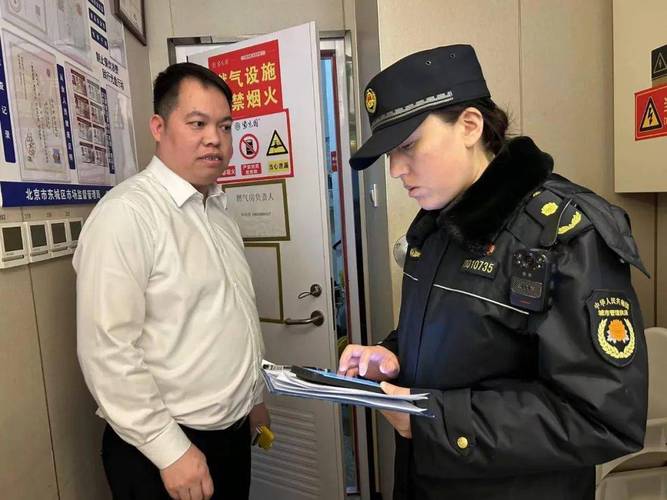 节日期间,城管执法部门查处环境秩序违法行为7234起