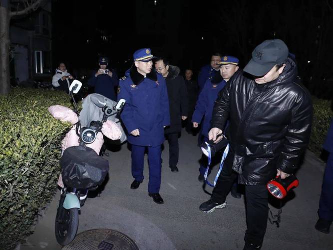 深夜大转移,房山北潞园社区紧急疏散群众169人
