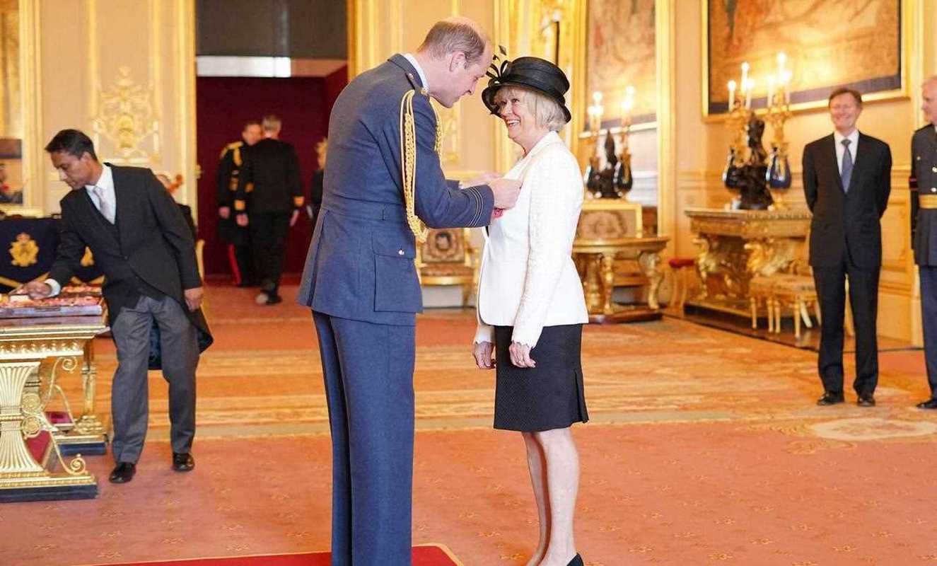 英国威廉王子重新履行王室职责