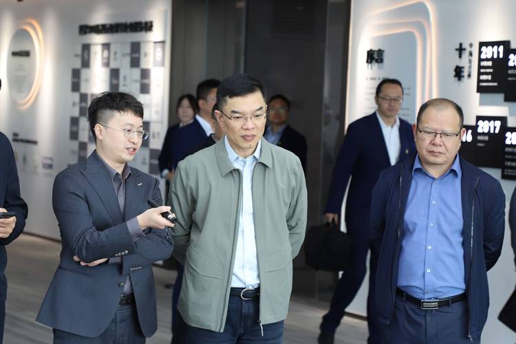 中国联通甘肃省分公司物资采购与管理部原副总经理张卫东被查