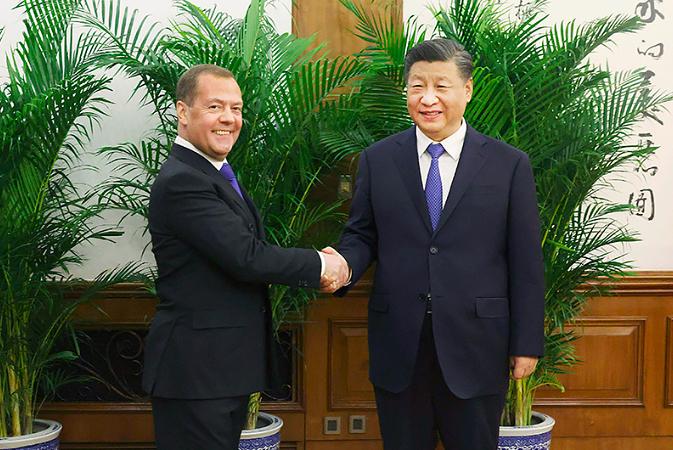 刘建超会见俄罗斯统一俄罗斯党主席梅德韦杰夫