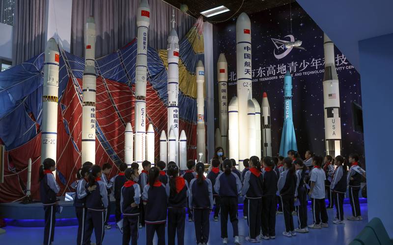 庆祝中国航天日,大中小学生联手研制新卫星