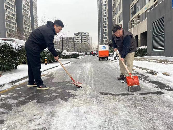 机扫为主融雪剂为辅,北京环卫全力做好扫雪铲冰工作