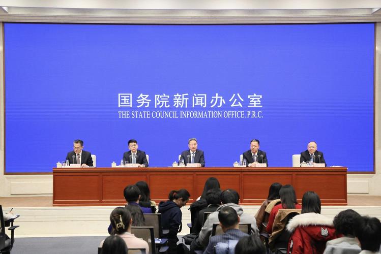 交通运输部部长李小鹏主持召开部务会,审议《快递市场管理办法》等