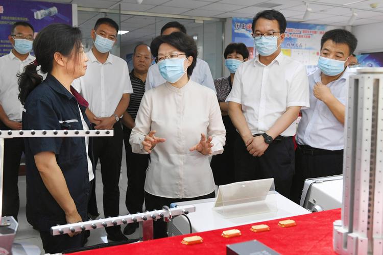补齐民生短板,更好满足人民对美好生活的向往!龚正在浦东调研和下访